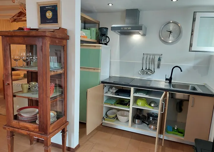 Purple Studio Apartment *