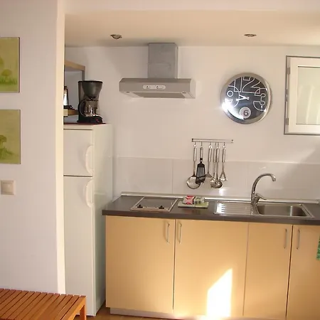 Purple Studio Apartment *