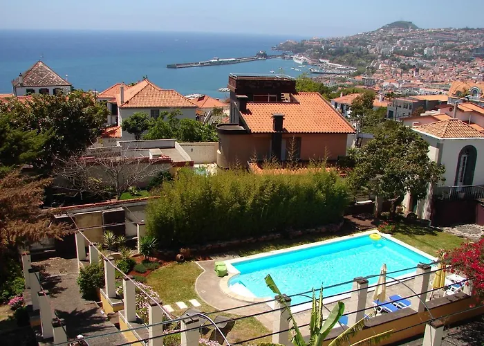 Purple Studio Apartment *